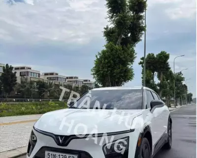 Cho thuê xe VinFast Vf7 tự lái tại Thủ Đức
