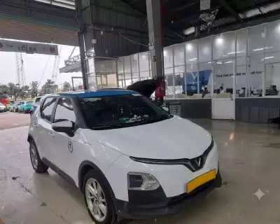 Cho thuê xe VinFsat VF5 tại HCM