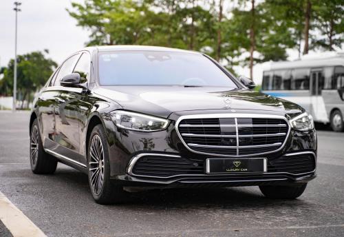Mercedes S450 4Matic 2022, màu Đen/kem