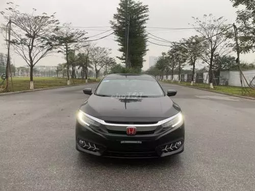 Cần bán Honda Civic 2018 L xe còn rất mới
