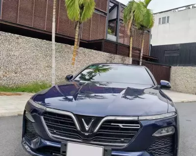 Cho thuê xe VinFast Lux A2.0 tại HCM
