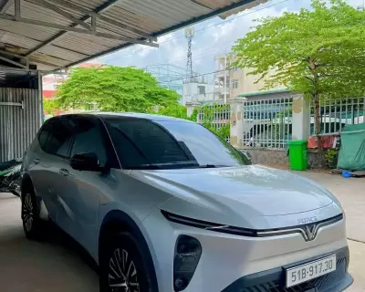Cho thuê xe VinFast MPV7 tại HCM
