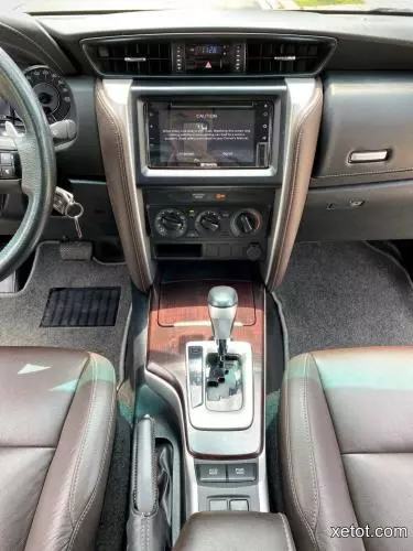 Bán Xe Toyota Fortuner 2019 số tự động máy dầu màu đen