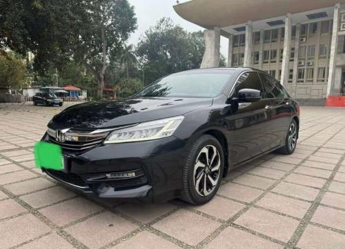 Accord 2016 biển Thủ Đô 30