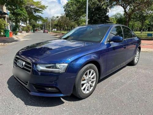 Cần bán Audi A4 Sx 2015 màu xanh/đen