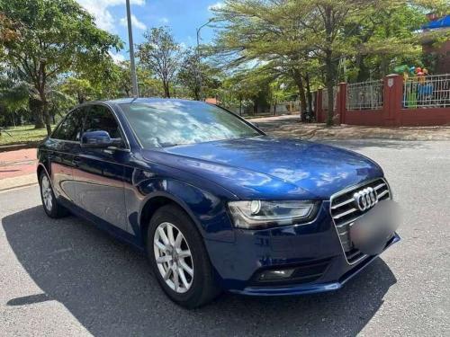 Audi A4 Sx 2015 màu xanh/đen xe còn rất mới