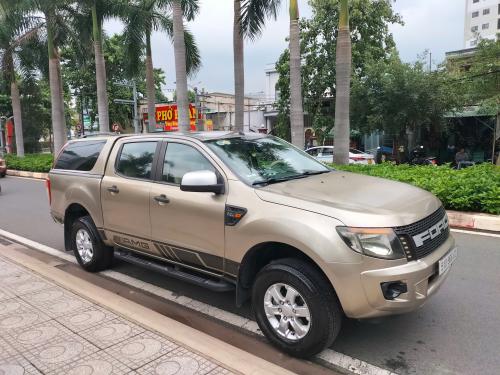 Chính chủ bán xe Ford ranger XLS 2.2 MT 2014 máy dầu.