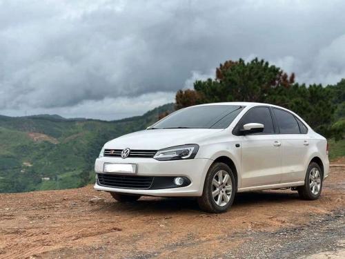 BÁN VOLKSWAGEN POLO SEDAN 2015