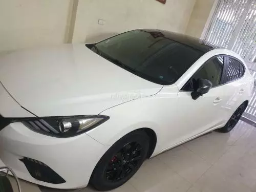 Bán xe Mazda3 màu trắng sx cuối 2016