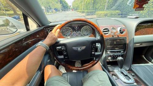 Bently Flying Spur in silver 2013