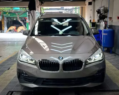 BMW 218i - 7 chỗ nhập Đức 2018