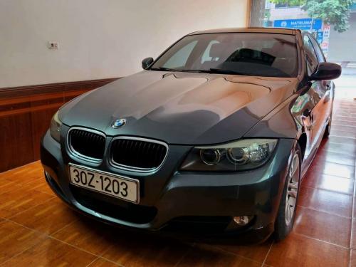 BMW 320i 2010, xe đi được 11v km