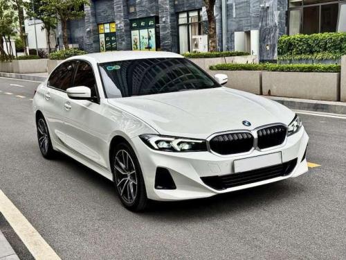 BMW 320i Sport Line 2024 Trắng nội thất đen