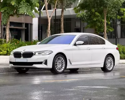 BMW 520i Luxury Line G30 2021