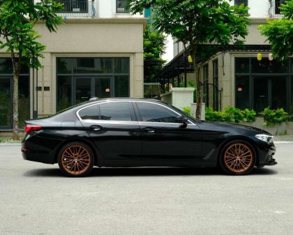 BMW 520i sản xuất 2018, lăn bánh 52.000km
