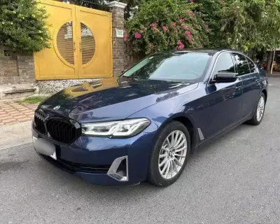 BMW 520i Sx 2021 chạy 4v km quá mới xanh
