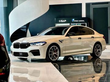 BMW 530i với bill đồ 800tr