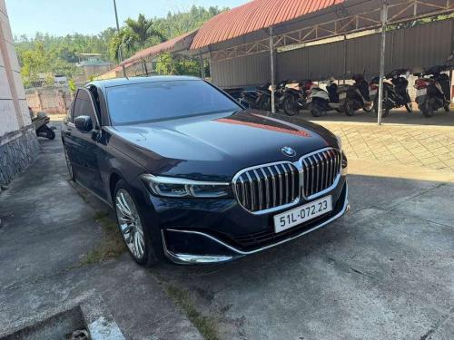 Bmw 740 model 2021