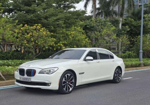 BMW 750Li  model 2010