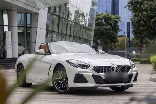 BMW Z4 M sport màu Trắng - Đỏ siêu lướt