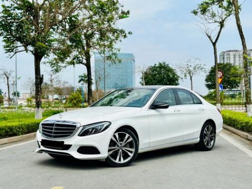 Bán xe Merc C250 Exclusive 2017 còn mới đẹp