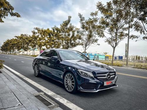 Bán C300 AMG leng keng nội thất trắng hiếm hoi