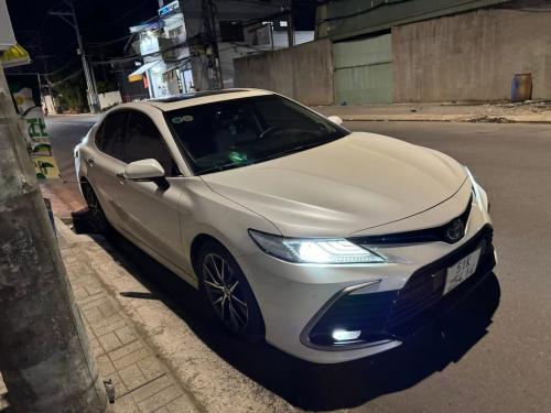 Camry 2.0Q 2022 model mới . Lướt 19 ngàn km