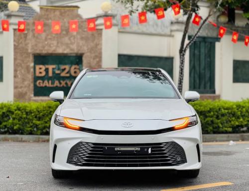 Bán Camry 2.5HEV sản xuất 2025