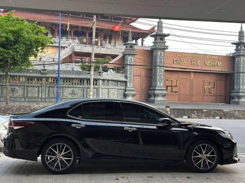 Cần bán Camry 2.0Q 2022 