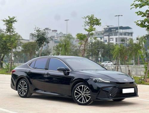 Camry 2.0Q 2024 form mới 2025