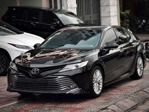 Camry 2.5Q 2020 đen kem cực mới. Odo 6v km