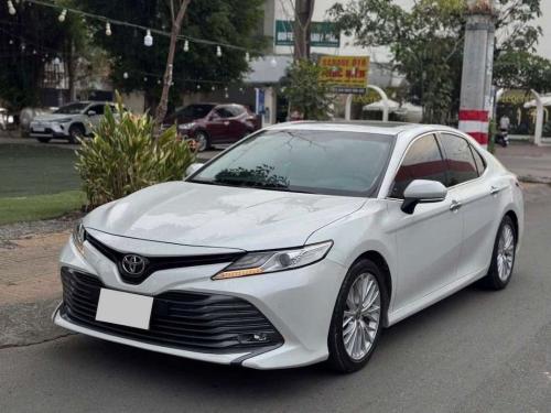 Camry 2.5Q 2021 chạy chuẩn 8vạn5