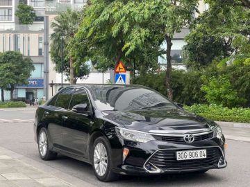Camry sx 2019 2.0e chạy 10 vạn