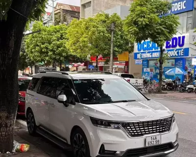 Carnival 2022 bản Signature full dầu