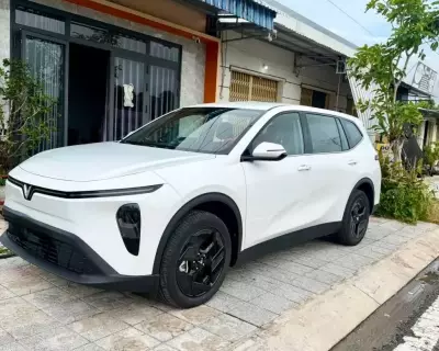 CHO THUÊ XE ĐIỆN TỰ LÁI TẠI CÀ MAU - Limo Green - VF5 - VF6 - MPV7