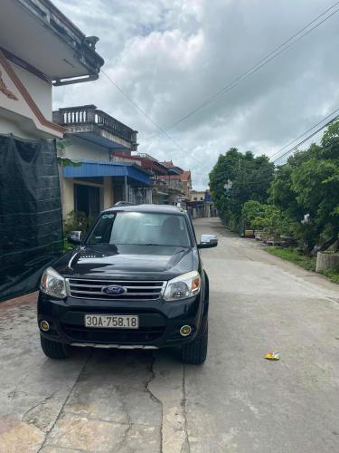 Chính chủ bán xe Ford Everest sx năm 2015 số tự động , máy dầu