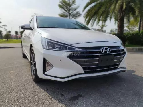 Cần bán xe Hyundai Elantra ban 2.0 cao cấp 2022.