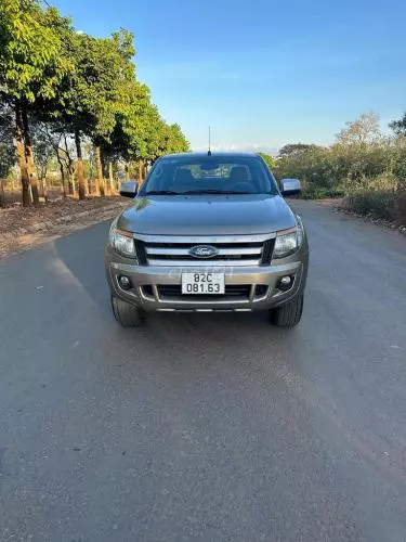 Bán xe Ford Ranger Xls 2013 AT 4X2 2.2 xe còn khá đẹp