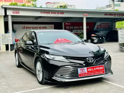 Bán xe Toyota Camry 2.5Q 2020 bảo hành Toyota