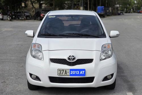 Toyota Yaris AT 2013