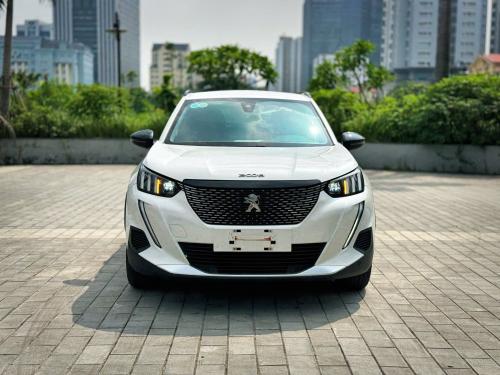 Peugeot 2008 màu trắng 2022