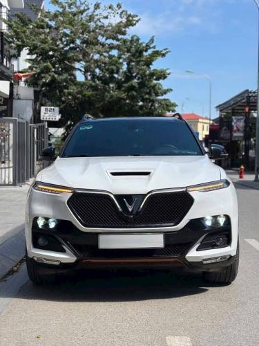 Vinfast President 6.2L V8 sx 2021