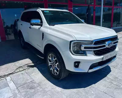 Ford Everet 4x2 titanium 2024 đi 4v