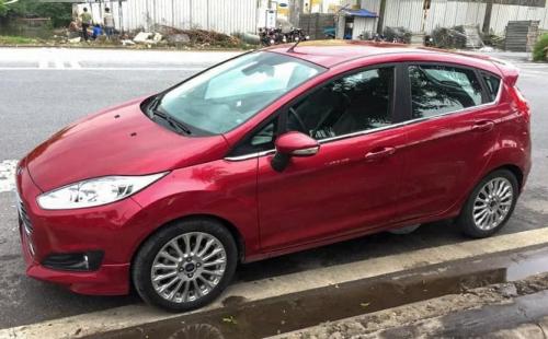 Bán Xe Ford Fiesta 2016