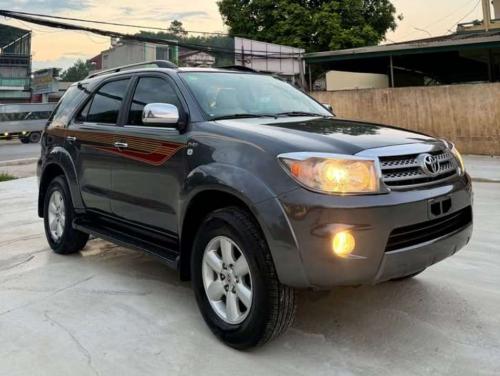Fortuner máy dầu số sàn 2010 chưa tới 3đ