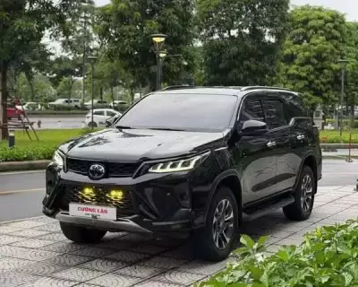 Fortuner legender 2022 chạy chuẩn 9.8 vạn