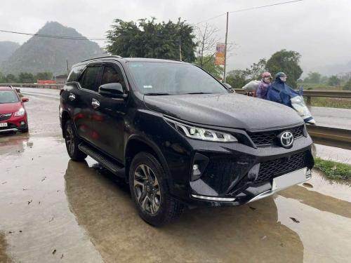 Fortuner legender sx 2024 máy dầu 4x2