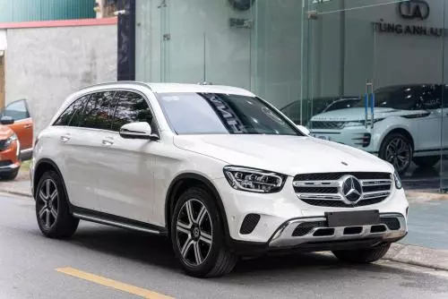 Bán xe lướt GLC200 4Matic sx2021 nội thất Kem sang trọng