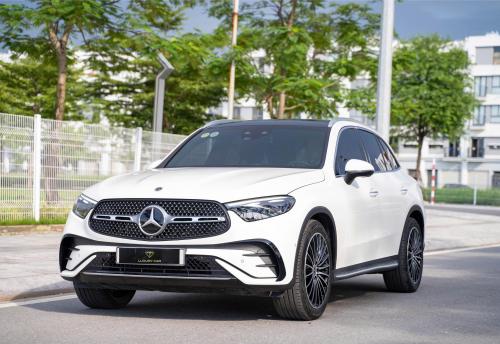  GLC300 bản V1 sx2024 Dki t8/2025 Còn bảo hành 3 năm siêu lướt 3.600km màu trắng/nâu