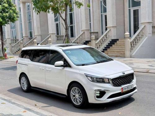 Grand Sedona 2.2D Platinum - bản full máy dầu